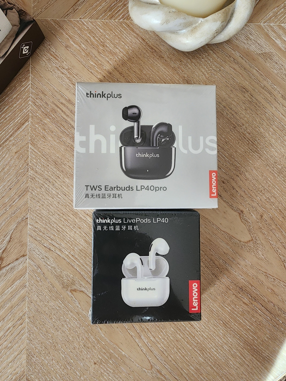 Lenovo thinkplus TWS Earbuds LP40pro & LivePods LP40 - Black and White